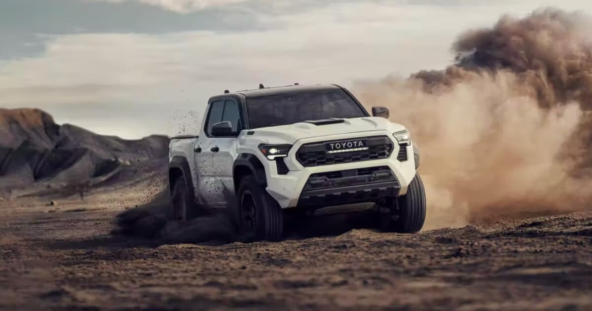 Toyota Tacoma 2024 up
